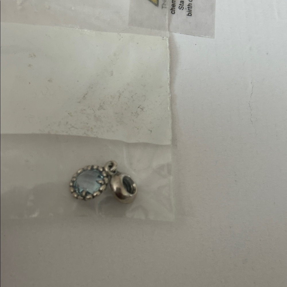 Elegant Silver and Aquamarine Pendant